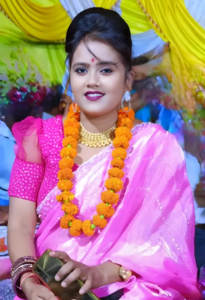 Rani Kushwaha Bundeli Singer